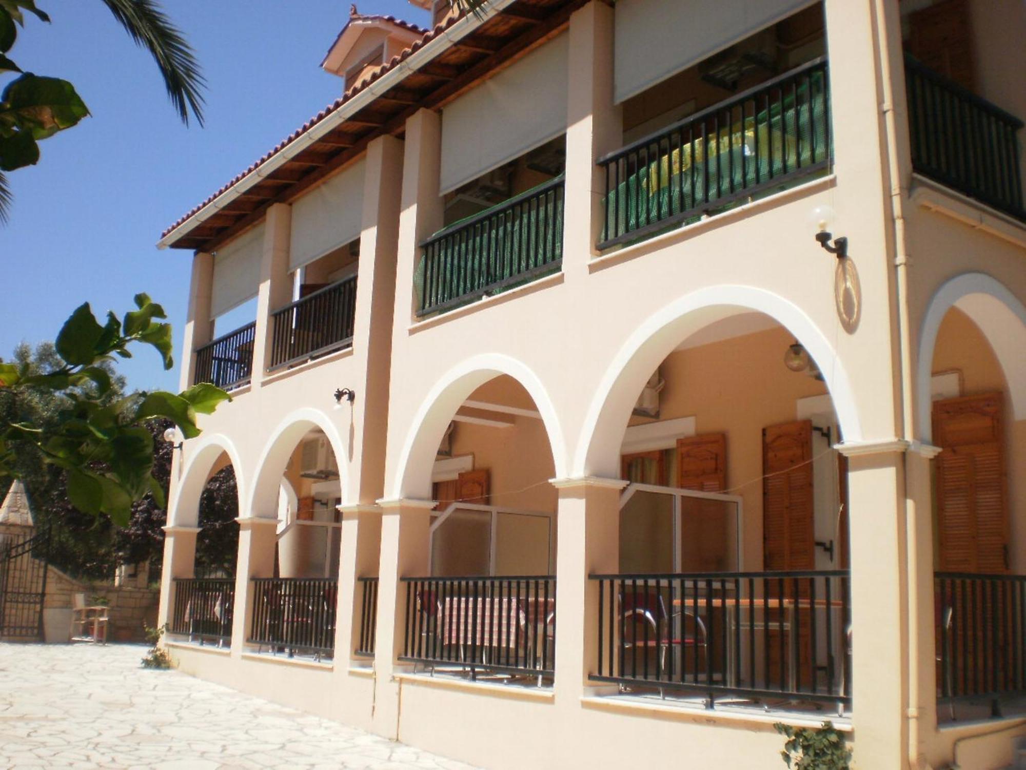 Loukas Inn Family Resort Keri Екстер'єр фото